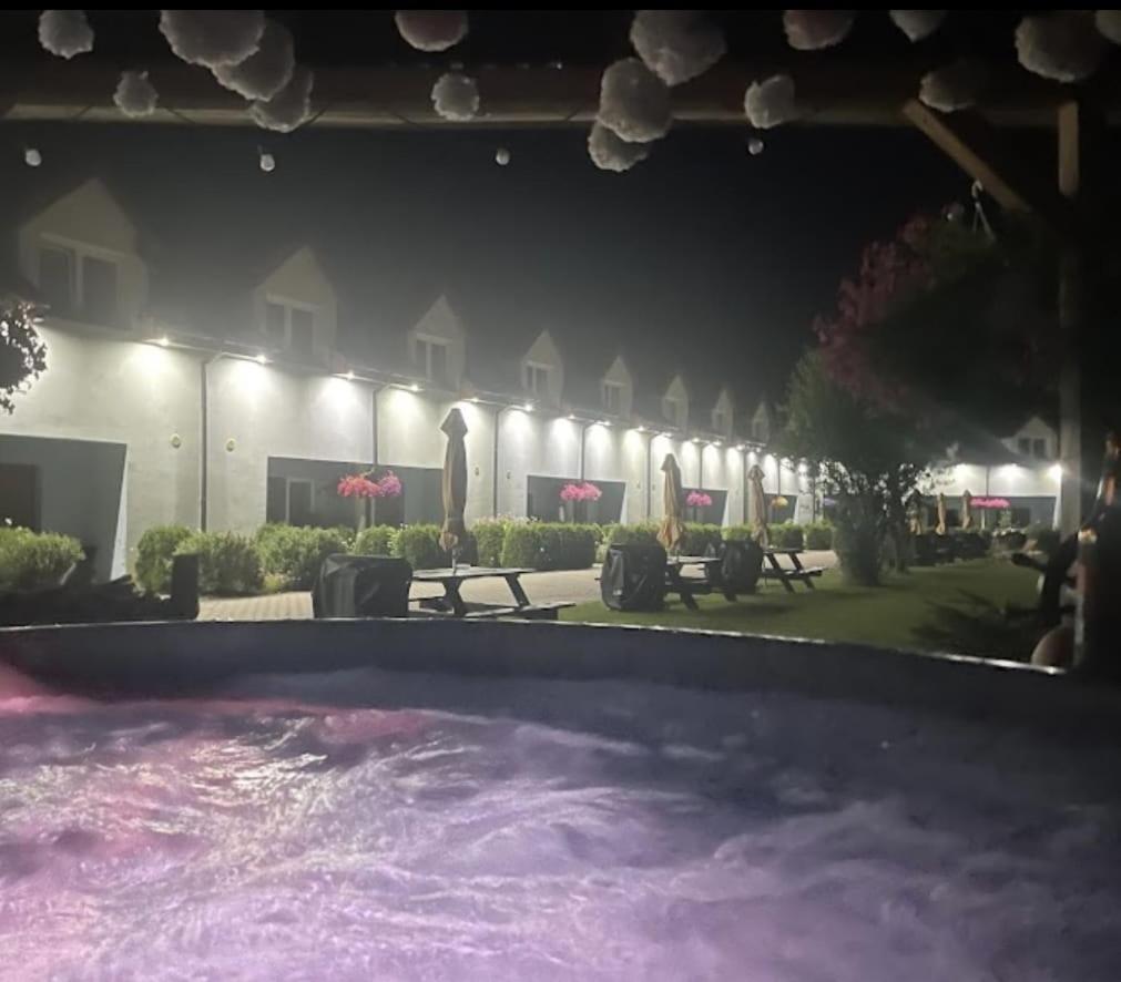Dom wakacyjny Baltichouse Podczele- Wakacyjne Blisko Morza !!! Sauna, Jacuzzi,grill Plac Zabaw *